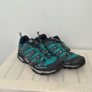 Salomon hike shoes
